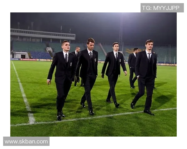 足球明星穿西装的魅力瞬间展现时尚与运动的完美结合